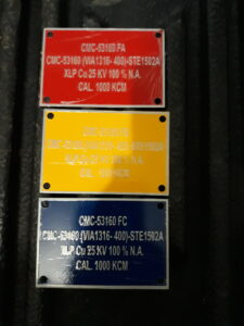 placas grabadas de colores