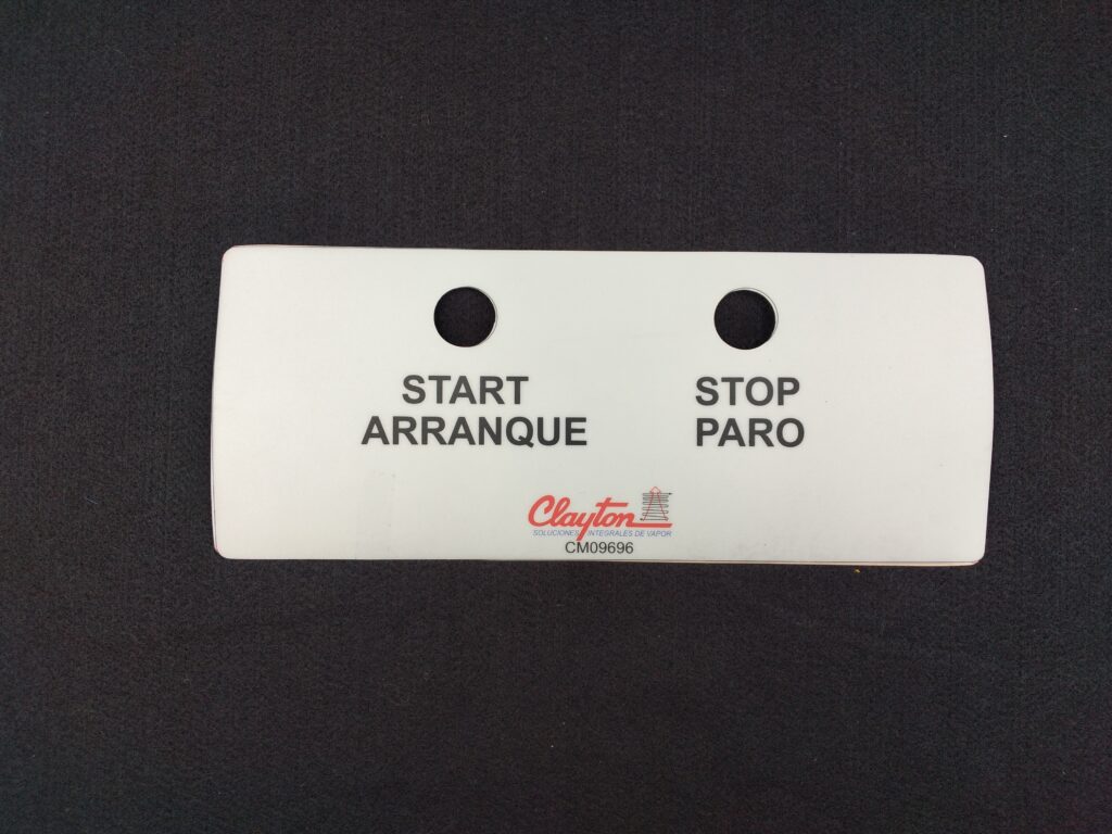 placa grabada en aluminio elaborada para clayton con suaje