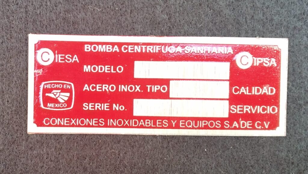 Placa anodizada roja para identificacion de datos de bomba