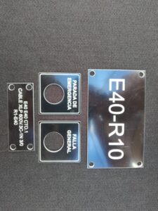 placa grabada con corte y grabado láser para tablero electrico