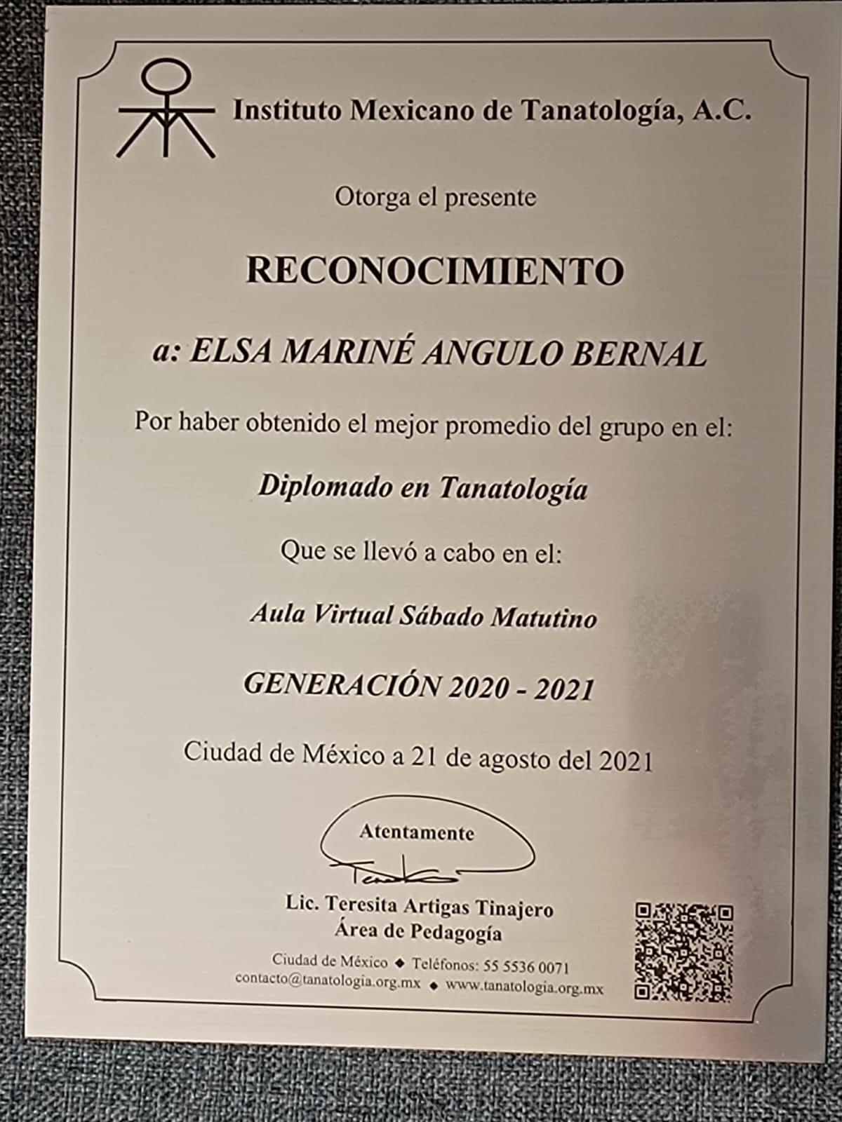 Placas Grabadas: Por  para Identificación de datos y Reconocimiento ¿Qué Deberías Considerar?